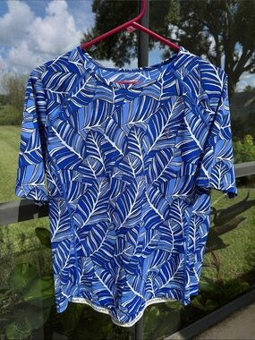 Coolibar Blue and White Leaf-Print Short Sleeve Tee